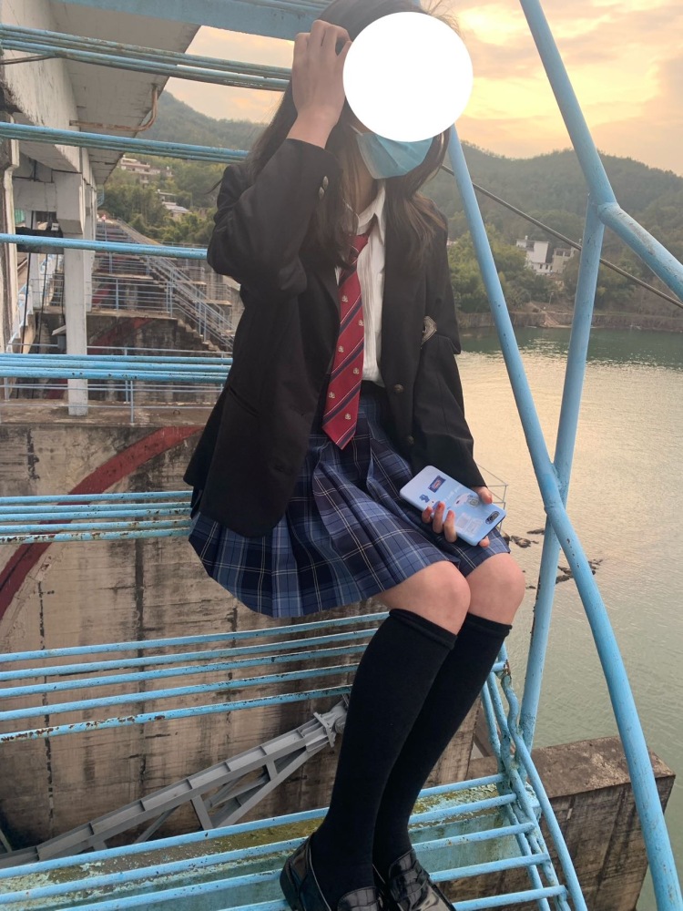 Camellia-江西省·赣州市·上犹县--在校学生，可以接各种寄拍。可以尝试各种风格，会一点点p图，163cm48kg喜欢jk洛丽塔