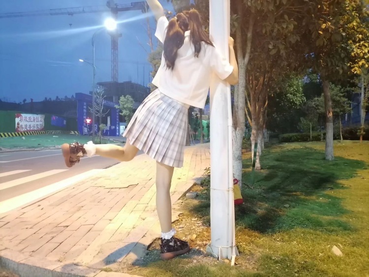 Camellia-江西省·赣州市·上犹县--在校学生，可以接各种寄拍。可以尝试各种风格，会一点点p图，163cm48kg喜欢jk洛丽塔