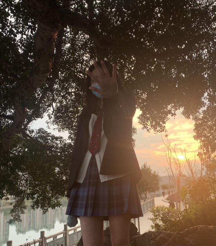 Camellia-江西省·赣州市·上犹县--在校学生，可以接各种寄拍。可以尝试各种风格，会一点点p图，163cm48kg喜欢jk洛丽塔