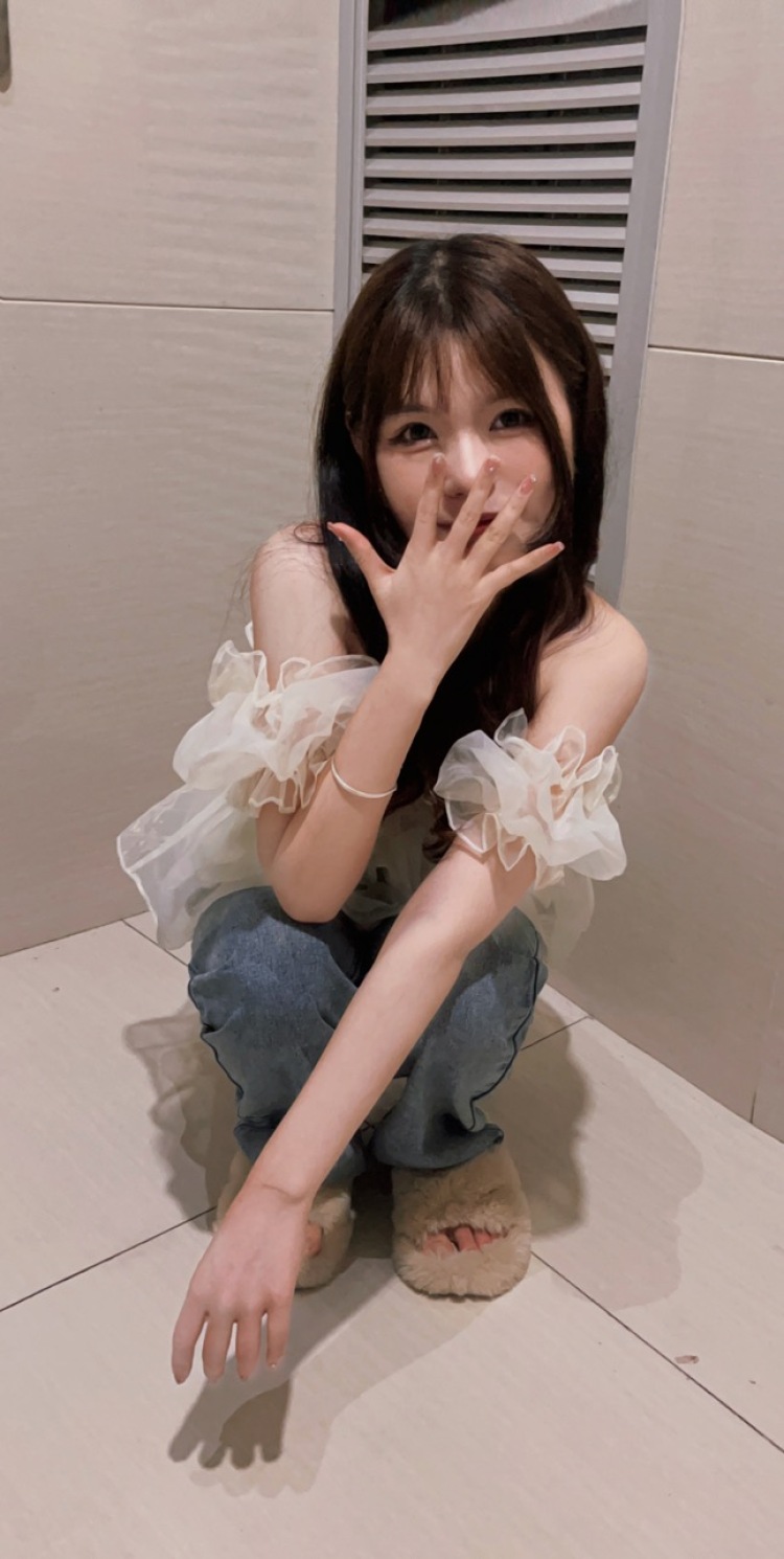 差点是个美女-浙江省·杭州市·余杭区-抖音，快手，某红薯-在某红薯上刚起号做好物分享，抖音快手均有作品，粉丝近7k，希望商家们给个机会，骗子勿扰，不会交任何钱