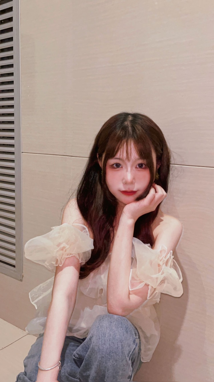 差点是个美女-浙江省·杭州市·余杭区-抖音，快手，某红薯-在某红薯上刚起号做好物分享，抖音快手均有作品，粉丝近7k，希望商家们给个机会，骗子勿扰，不会交任何钱