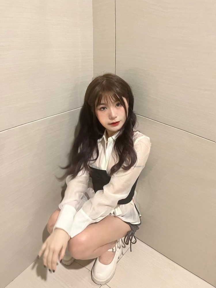 差点是个美女-浙江省·杭州市·余杭区-抖音,快手,某红薯-在某红薯上刚起号做好物分享,抖音快手均有作品,粉丝近7k,希望商家们给个机会,骗子勿扰,不会交任何钱