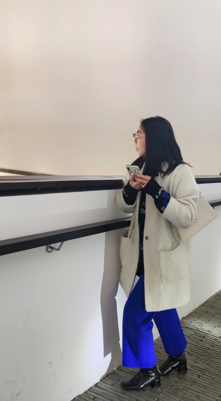 Mituo-浙江省·湖州市·吴兴区-微博|抖音|某红薯-接单 接寄拍
身高160cm,体重100-105斤左右
属于梨形身材 腰细臀粗
会P图 爱拍照
爱玩微博 微博粉丝1800+
穿衣风格多样