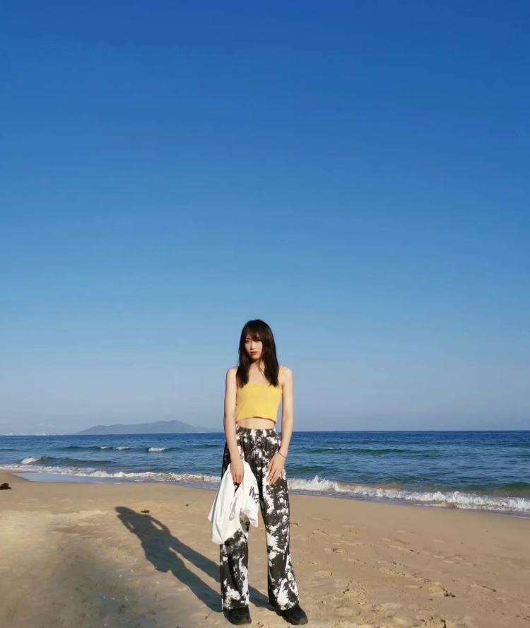 冰里子-湖北省·武汉市·武昌区-抖音,微博-本人身高165cm,体重46kg,风格多变,会拍照会修图,可接产品寄拍或送拍 ,衣服 鞋子 配饰 美瞳 美甲 等都可以,照片高清有质量。