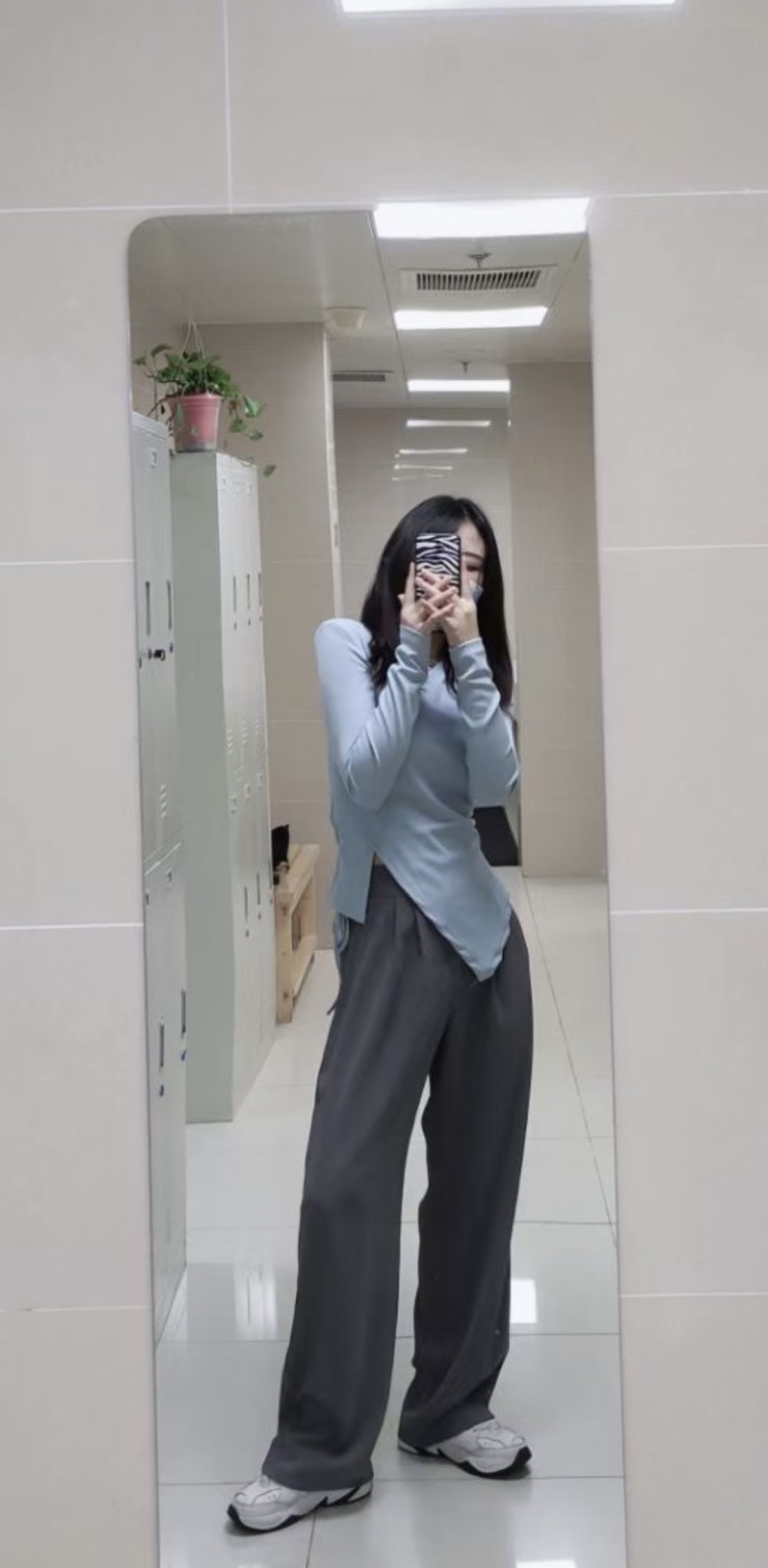 Feng Feng-江苏省·苏州市·虎丘区-抖音,美图秀秀-可接买家秀:衣服,裤子,裙子,鞋子,袜子,穿戴甲,美瞳,饰品,化妆品,礼物,游戏