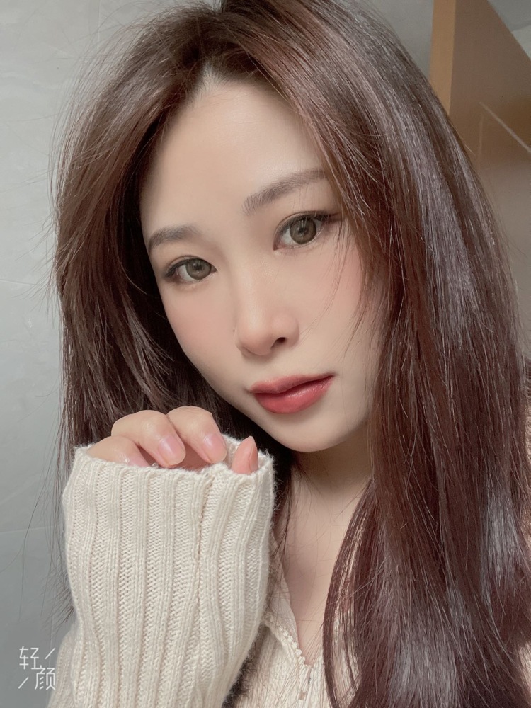 Feng Feng-江苏省·苏州市·虎丘区-抖音,美图秀秀-可接买家秀:衣服,裤子,裙子,鞋子,袜子,穿戴甲,美瞳,饰品,化妆品,礼物,游戏