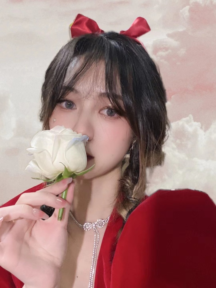 妙妙子🐅-广东省·深圳市·龙岗区-抖音、微博、B站-168、100斤。舞蹈特长,在校研究生,热爱研究穿搭,可接寄拍,校园推广,短视频创作。