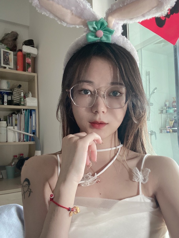 妙妙子🐅-广东省·深圳市·龙岗区-抖音、微博、B站-168、100斤。舞蹈特长,在校研究生,热爱研究穿搭,可接寄拍,校园推广,短视频创作。