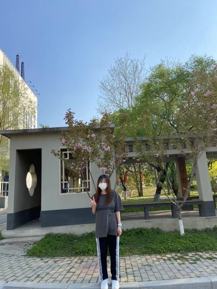 不了解静香-辽宁省·沈阳市·沈北新区--身高160体重92 本人皮肤比较白
挺会拍照的有要求的话也可以和我说
可露脸
