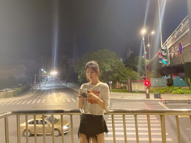 婷-浙江省·金华市·义乌市-某红薯和微博-我是素人婷
淘宝账号冠1 信誉极好
是个摄影爱好者,有寄拍经验,
会按商家的要求完成任务
接单范围:服装/首饰/鞋包/种草开箱测评
身高:168CM
体重:48KG