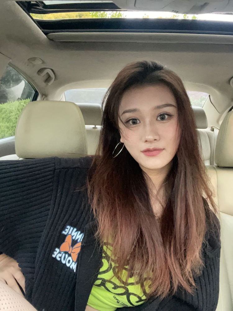 煎bingos-浙江省·杭州市·滨江区--电商主播,喜欢拍照和探店,接买家秀,开箱,带货等等,需要可联系