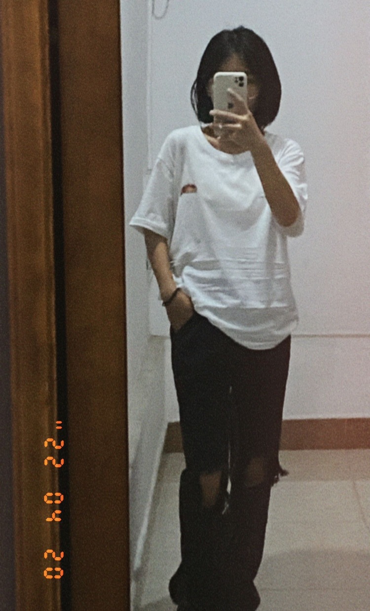 老糊-广东省·广州市·增城区-得物-美国作息规律,拍照技术可以ip11
出片快,后期可以pp图片,我虽然很矮,但是身材还是可以的!!!可以多多找我合作哟!我是做寄拍的啦,不露脸!