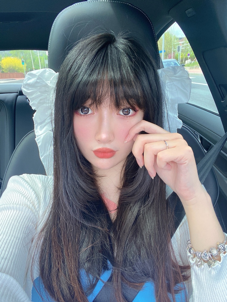 Xx--辽宁省·大连市·甘井子区--年龄20，身高167，体重96。平时喜欢运动，健身。喜欢拍照，P图。
年龄：23
身高：175CM
体重：50KG
接寄拍（风格均可）会p图 会拍照