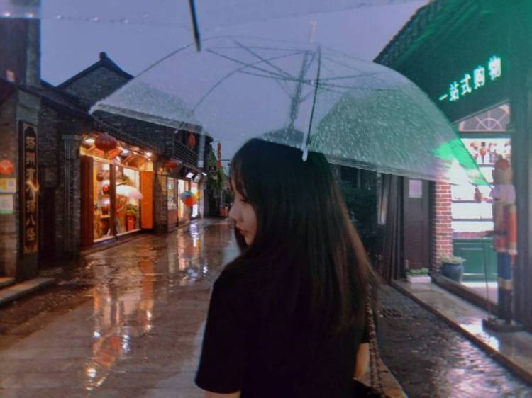 해청。-江苏省·扬州市·邗江区--专业学舞蹈的，风格多变，接寄拍，送拍，买家秀，会拍照，会修图，有意向的可以联系我！！！