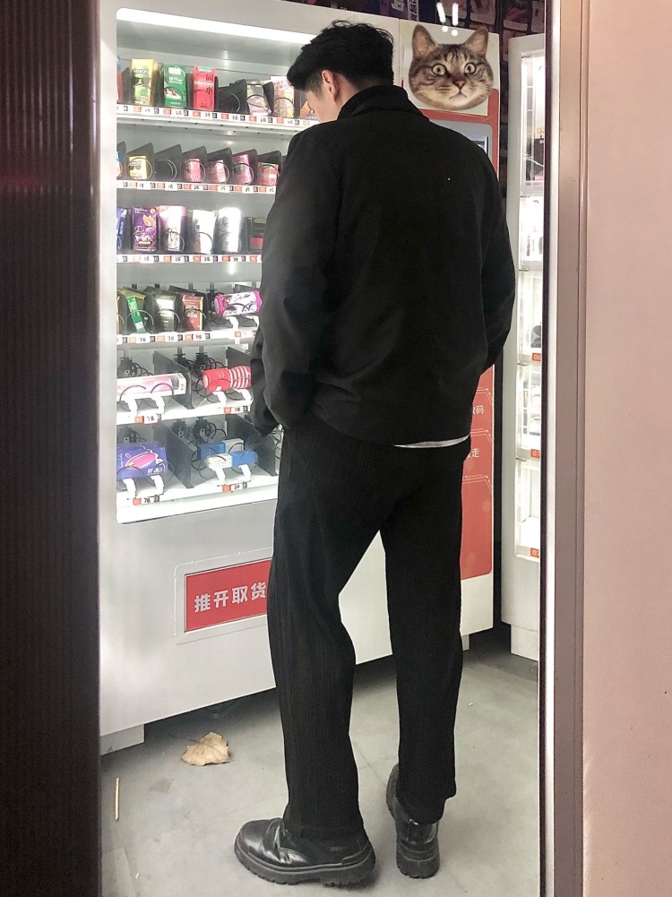 温言-江西省·萍乡市·安源区-快手，抖音-身高185，体重160，爱好拍照健身，本人职业摄影师，接寄拍，本地婚样