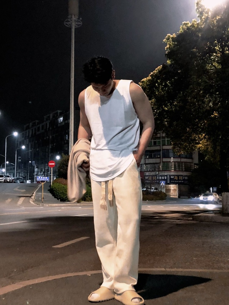 温言-江西省·萍乡市·安源区-快手,抖音-身高185,体重160,爱好拍照健身,本人职业摄影师,接寄拍,本地婚样