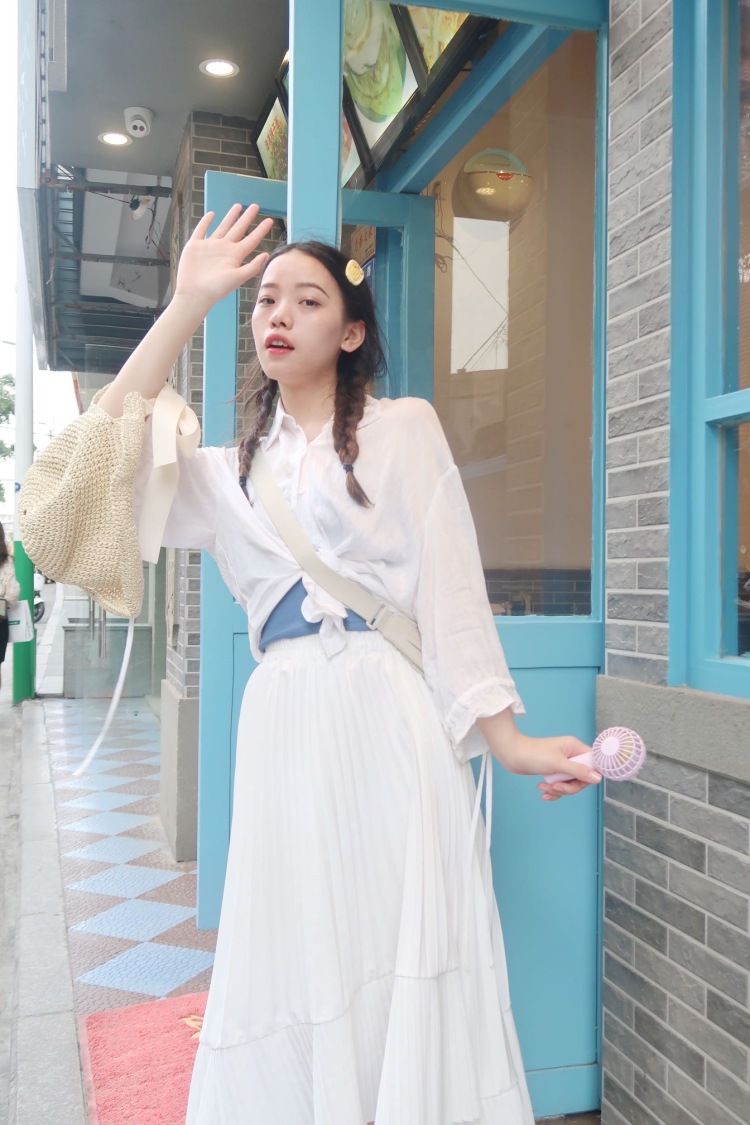 忽晚-重庆市·重庆市·江北区-微博-风格多样，擅长拍各种照片，可以接买家秀、种草带货、开箱测评，探店打卡，接受重拍～