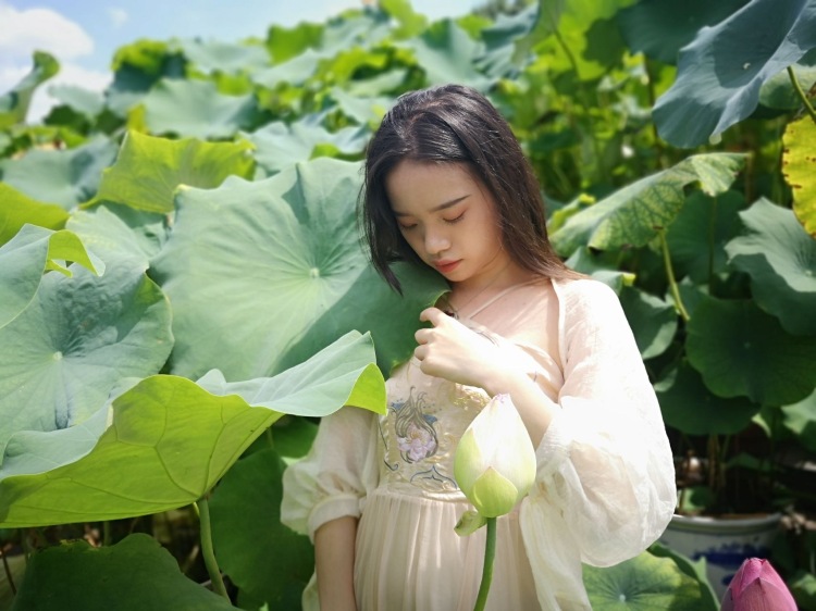 忽晚-重庆市·重庆市·江北区-微博-风格多样,擅长拍各种照片,可以接买家秀、种草带货、开箱测评,探店打卡,接受重拍~