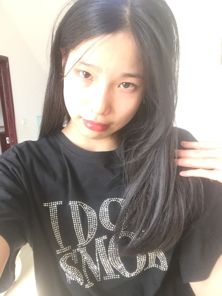 在偷看吗-江苏省·淮安市·清江浦区-抖音 微博 快手 某红薯 -喜欢拍照！基本所有风格都OK
衣服裤子耳饰美瞳开箱视频啥的都可以