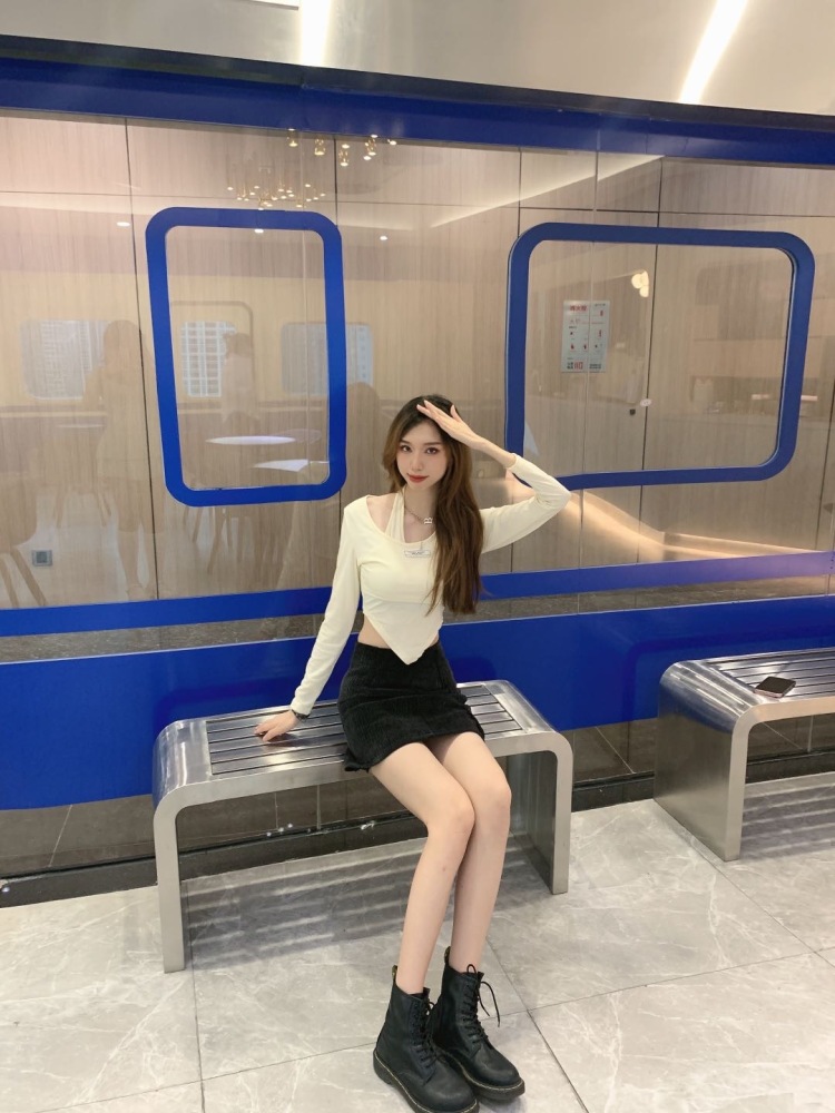 YE-广东省·深圳市·罗湖区-抖音-身高175体重52，自由模特。接寄拍送拍，开箱视频种草，短视频拍摄制作，探店打卡，大众点评、某红薯文案制作发布，模特拍摄等等都可以
