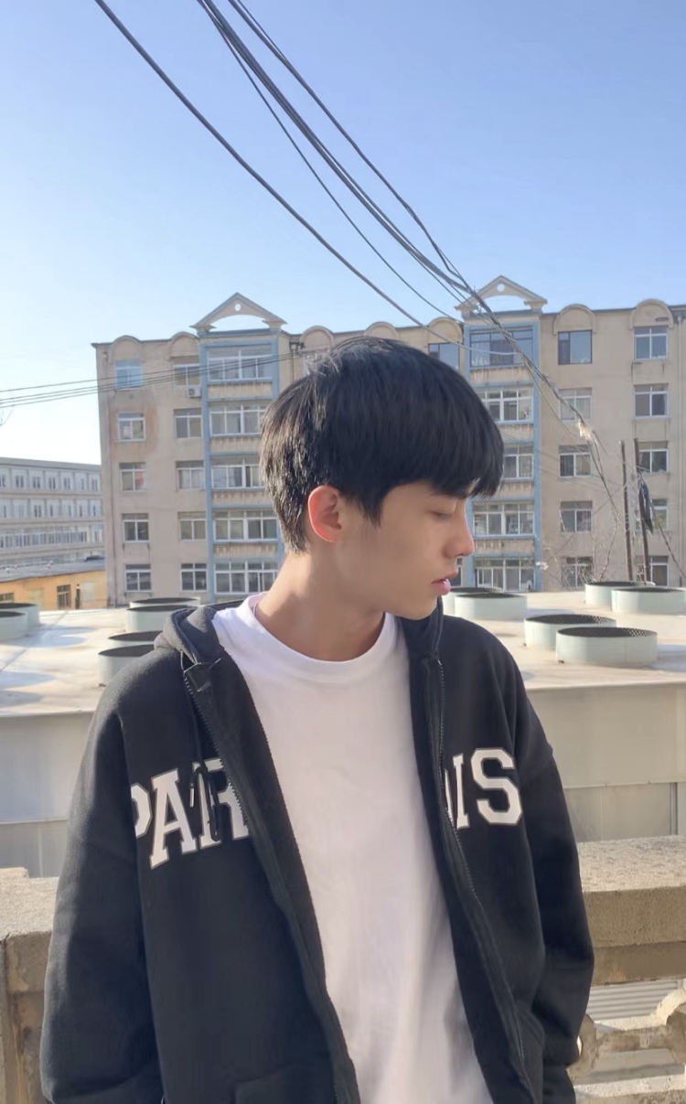毛狼-辽宁省·大连市·甘井子区--可接寄拍 网拍单 买家秀
身高176 体重57
男大学生 在校可以接各种单 找个长期合作的商家