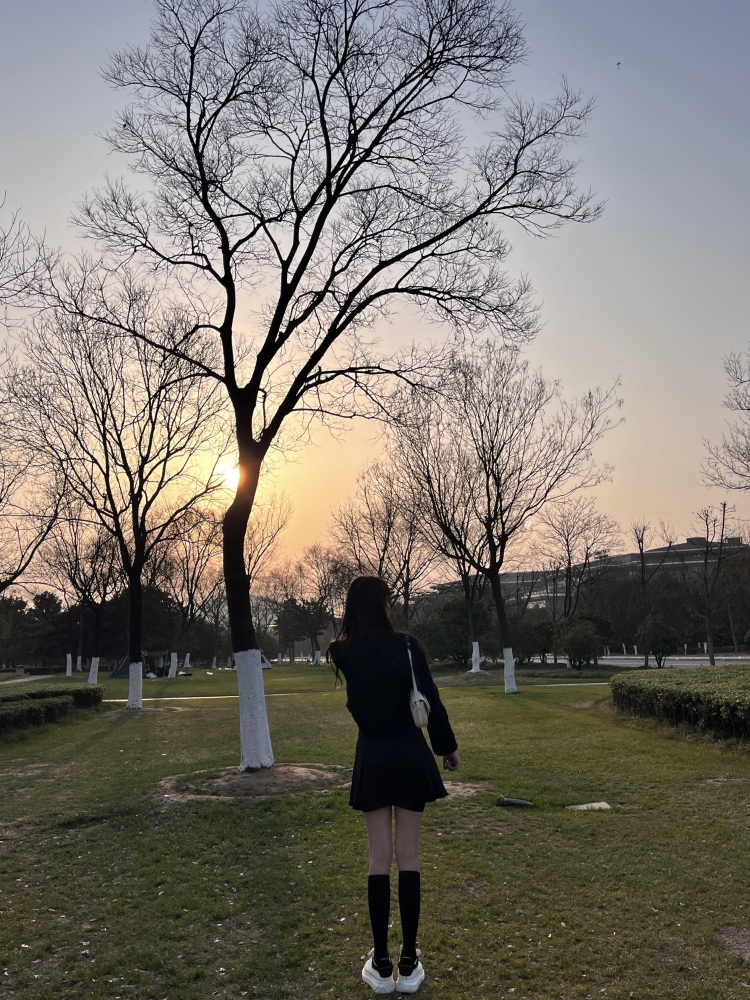 m-江苏省·徐州市·泉山区--身高168 体重94  各类型衣服（汉服洛丽塔除外）首饰（耳钉除外）化妆品 等等都接