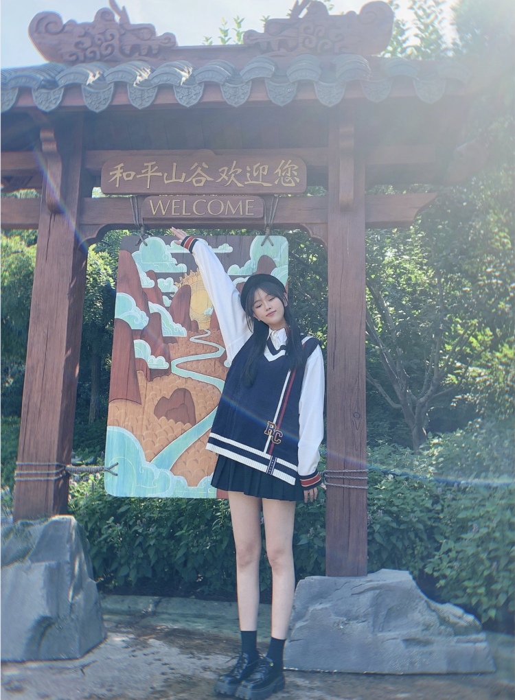 🍟-浙江省·杭州市·余杭区-微博-身高175,体重110,网红风格,什么风格都可以尝试,接寄拍,美瞳单,饰品单都可以接
#杭州市# #素人# #网红# #kol# #电商# #主播带货# #探店#
