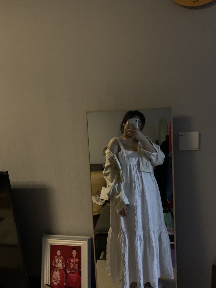 杨L-江苏省·镇江市·京口区--本人身高170cm，体重90kg。可接大码寄拍，能驾驭各种风格。精通ps，自备相机，可自己完成照片大图精修，视频剪辑工作。