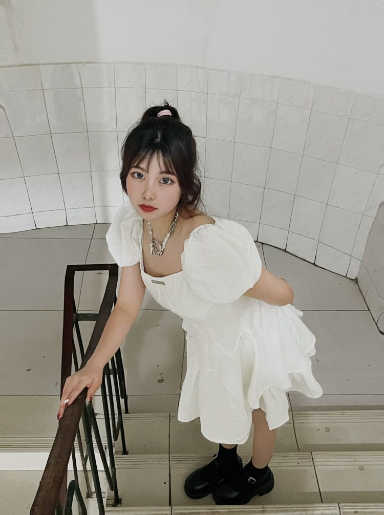 🐇ଲ-陕西省·西安市·长安区--身高163,体重49kg,会化妆,会批图,会穿搭,五官端正,会拍照,语言丰富,可接买家秀,饰品,女装等
