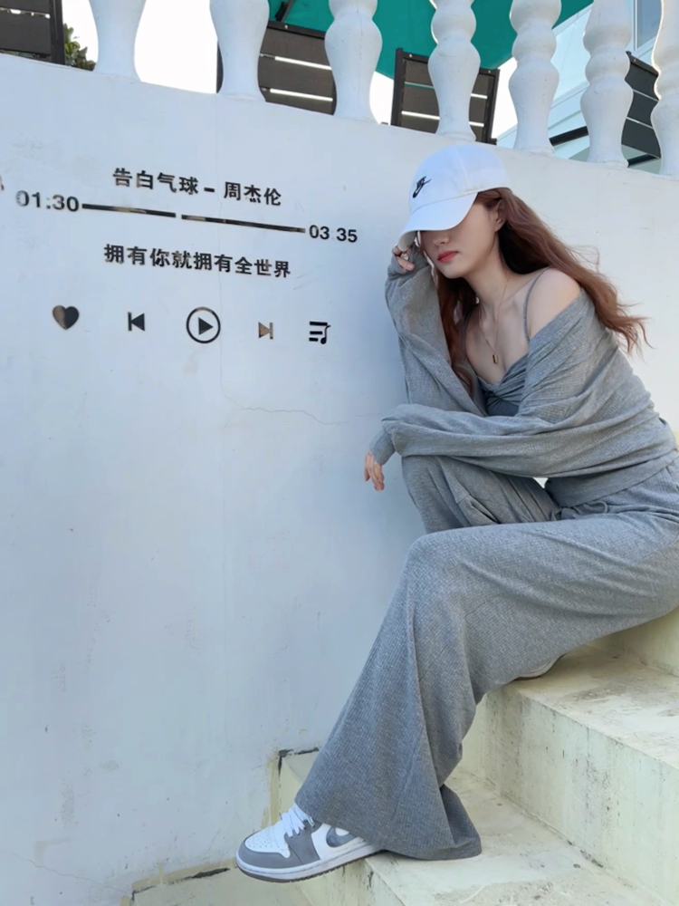 Y.-山东省·青岛市·黄岛区--哈喽,老板们
可接寄拍 淘宝买家秀 会拍照会后期 时间自由 可根据商家要求出图 什么风格都可以尝试~淘宝寄拍 服装寄拍 首饰 配饰 鞋子 都可以
年龄:24
身高:167CM
体重:45K