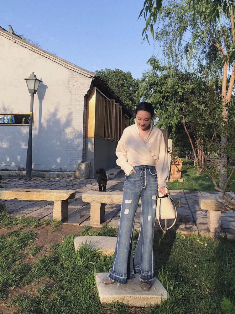 小刘是我🌷-北京市·北京市·大兴区--本人擅长穿搭、拍照、修图，
身高161，体重92斤，长相尚可，
出图快，图片质量高，也可接短视频，
服装、首饰、内衣、包鞋等皆可～
