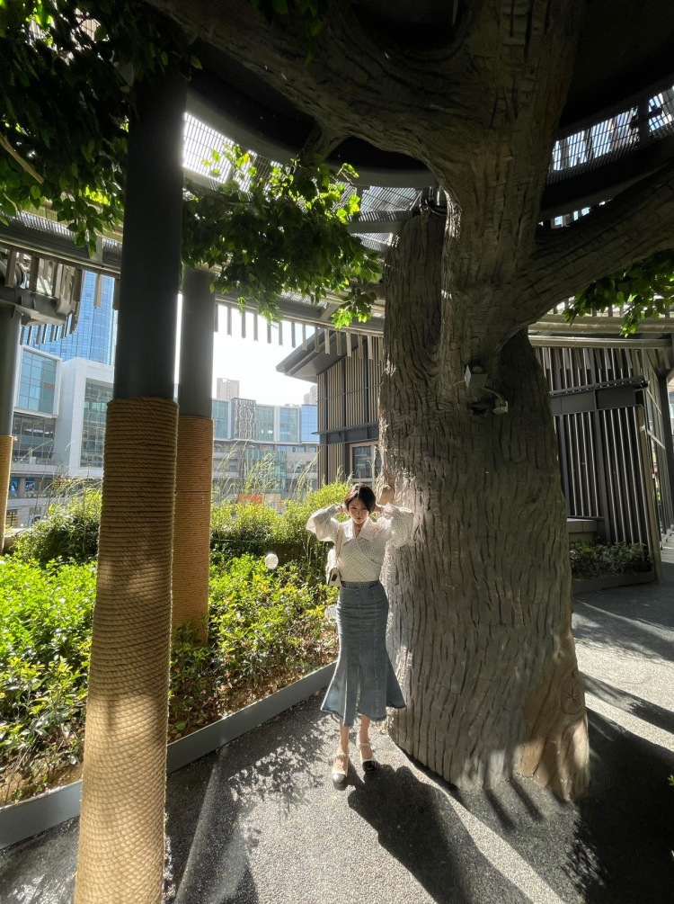 W Y X-河北省·石家庄市·长安区-某红薯-买家秀，接寄拍！
1. 本专业美术，会修图，p图。
2. 身高166厘米，体重55千克。
3. 能够尝试不同风格的拍照风格，但不拍大尺度照片。