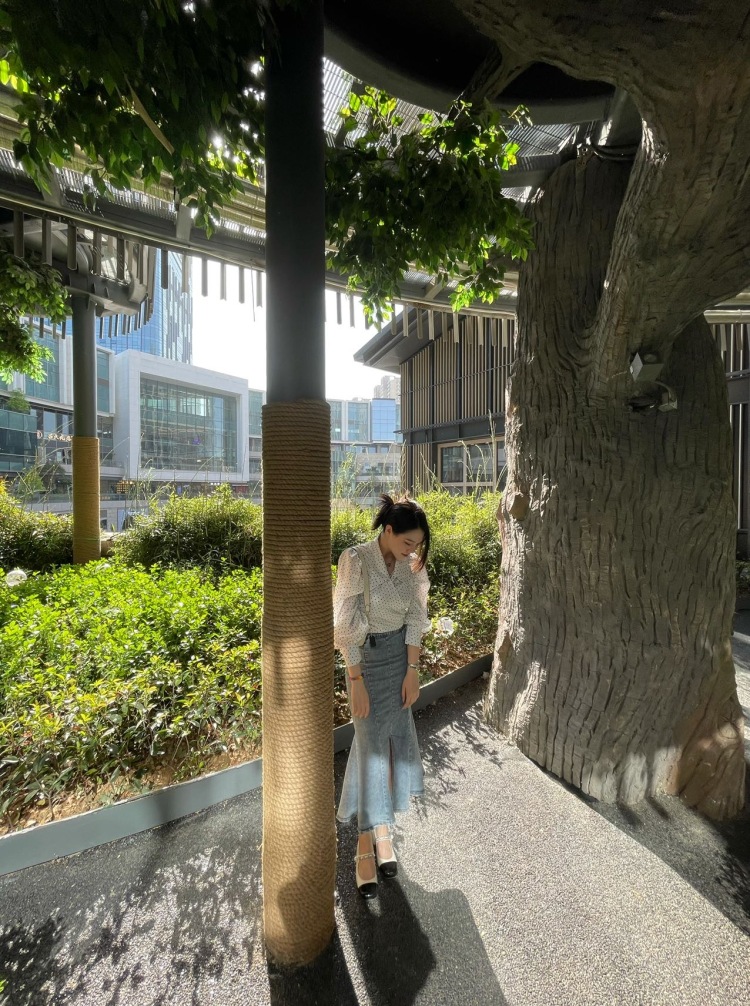 W Y X-河北省·石家庄市·长安区-某红薯-买家秀，接寄拍！
1. 本专业美术，会修图，p图。
2. 身高166厘米，体重55千克。
3. 能够尝试不同风格的拍照风格，但不拍大尺度照片。