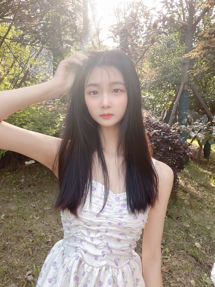 英子-湖南省·长沙市·雨花区-抖音-♬🍩 𝕊ţεˡ𝐋𝓪ℓό𝐔 🐰💙
此处可爱贩卖机，24小时正常营业