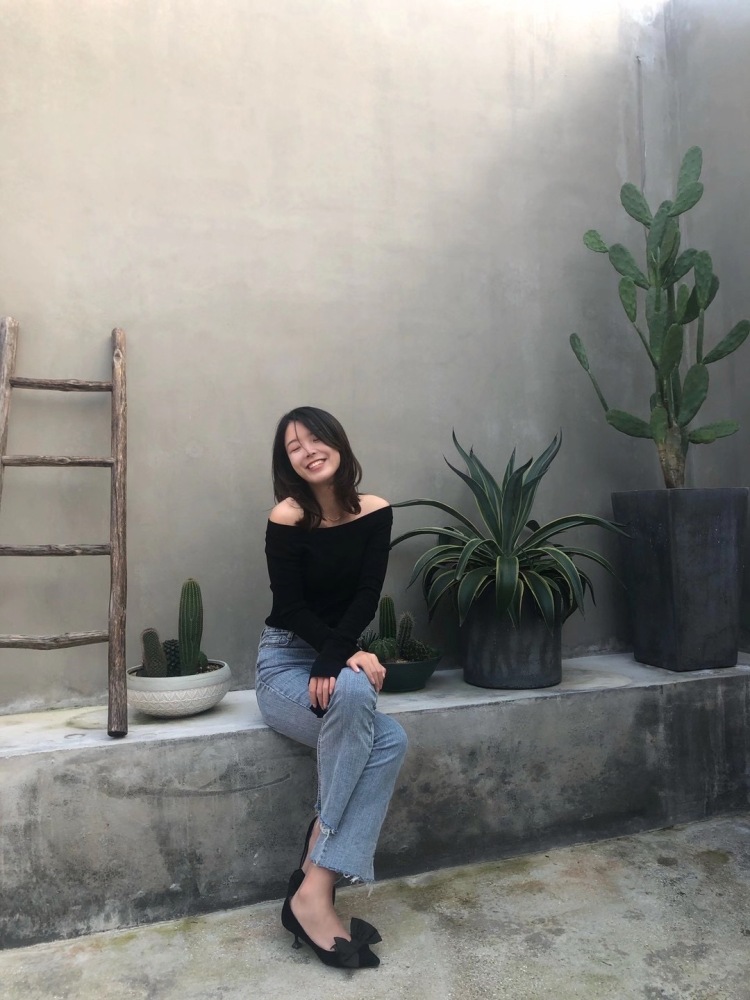 一个阿梨-湖南省·长沙市·芙蓉区-抖音.某红薯-身高165 体重45.可接寄拍.探店打卡
身材均匀 上镜好看.会P图.能够尝试不同风格.自己喜欢穿搭.衣品很好