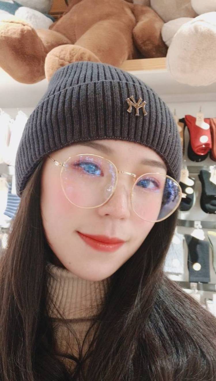 森-贵州省·遵义市·湄潭县--接拍饰品包包衣服等，身高170，体重47