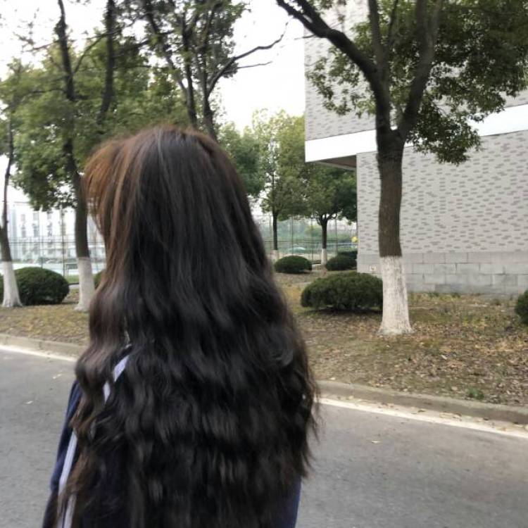 Barbelé-浙江省·杭州市·江干区--接网拍啦 买家秀呀 会P图哦 身高166体重48kg脾气很好!!!爱你们哦
