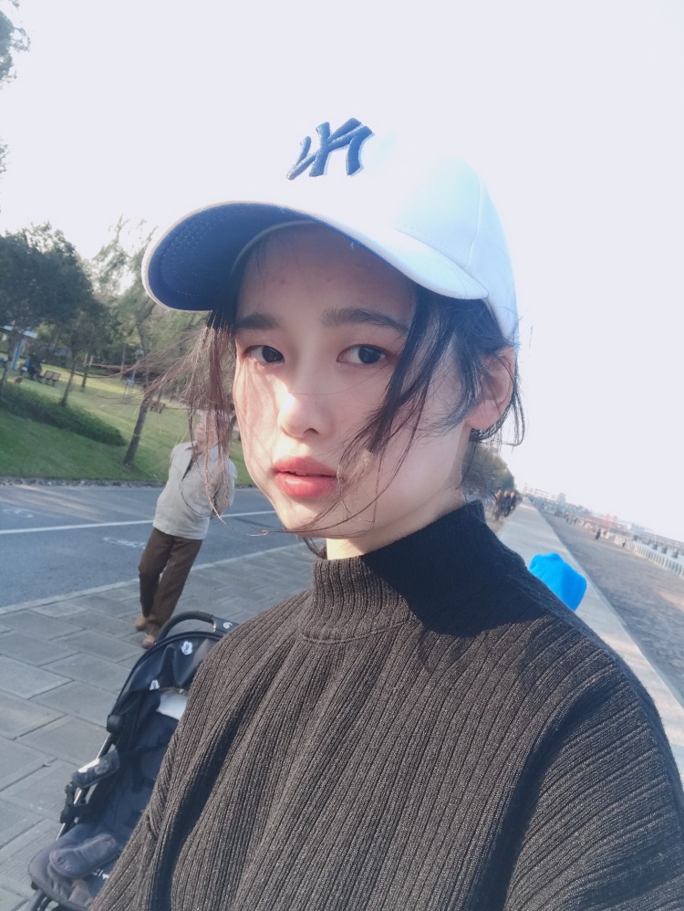 于知魚 .-湖南省·长沙市·长沙县--特长：拍照 拍短视频 调色