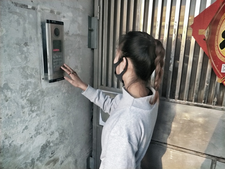 妹儿-山东省·烟台市·莱州市--本人身高165 体重93斤 最好是送拍 也可接寄拍 佣金单都可以 除了内衣单和泳衣单其他都可以拍  可接受重拍