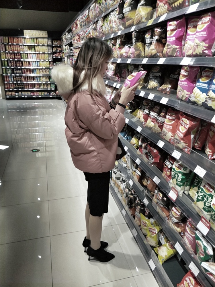 妹儿-山东省·烟台市·莱州市--本人身高165 体重93斤 最好是送拍 也可接寄拍 佣金单都可以 除了内衣单和泳衣单其他都可以拍  可接受重拍