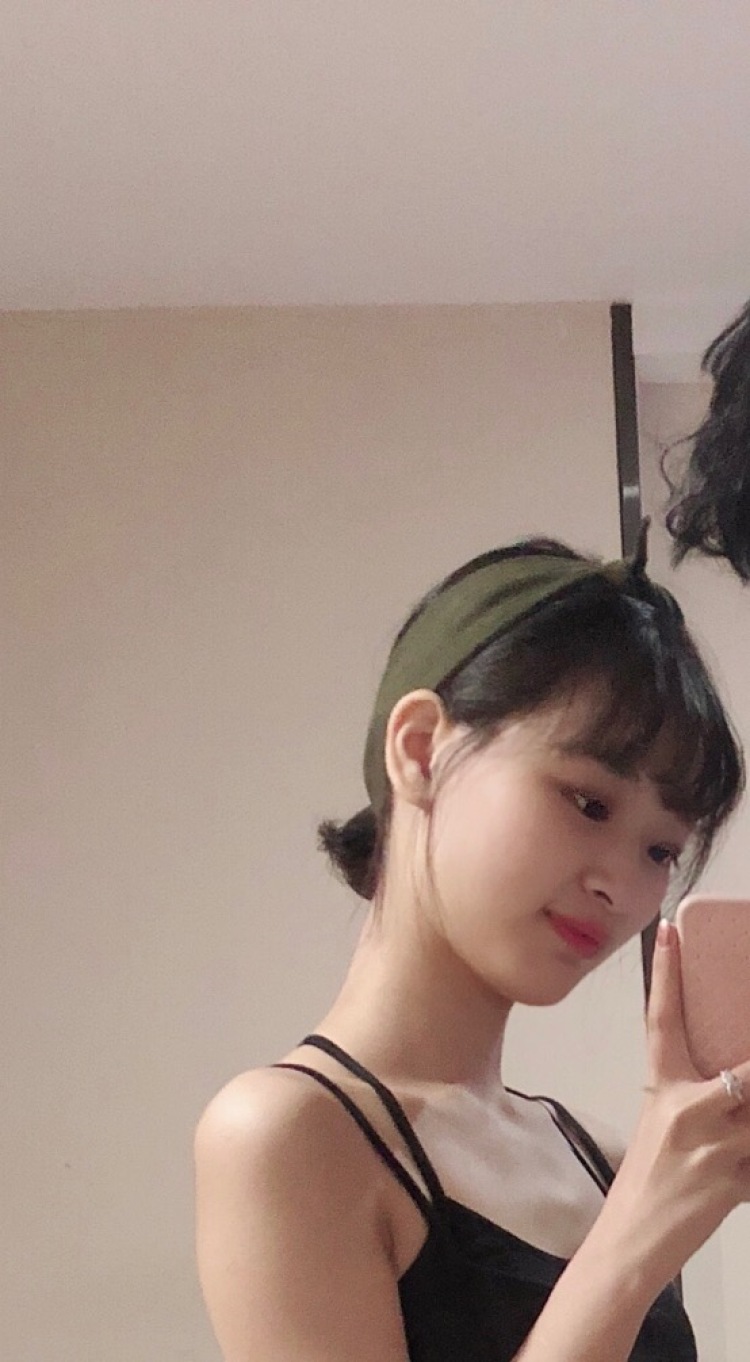 玛蒂达-河南省·郑州市·中原区--可拍情侣， 男身高185 女165 会拍照和专业修图 。