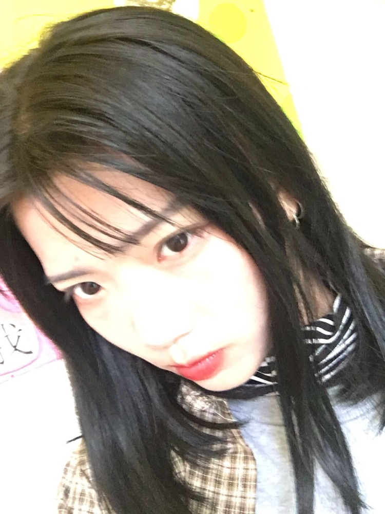 迷-广西壮族自治区·南宁市·江南区--接服装、首饰包包鞋子各种类型也可以，本人身高170体重104 爱拍照喜欢穿搭