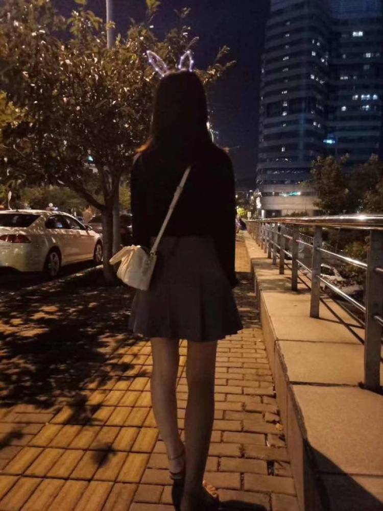 格林童话-河北省·邢台市·隆尧县--会拍照 会修图 时间充足 工作效率高 新人小白求撩 寄拍送拍都可 求工作机会