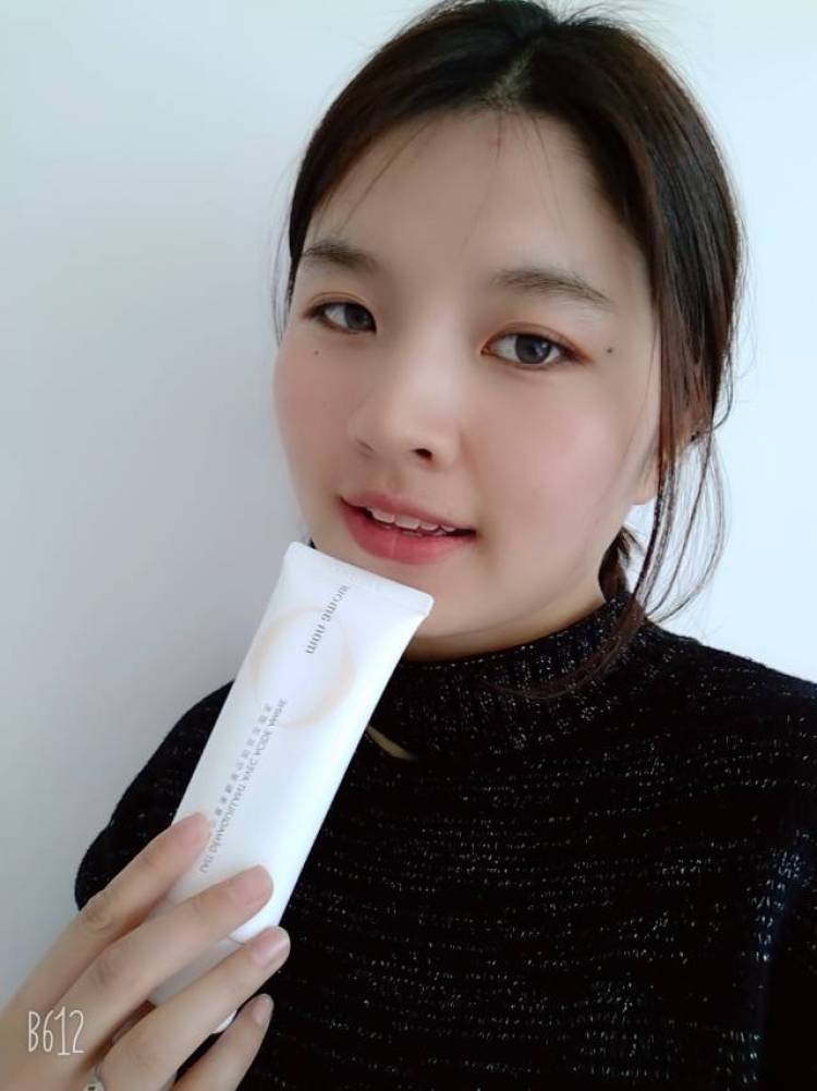 尹小伊-河南省·郑州市·二七区--爱自拍,拍孩子,自己做生意有客户群。淘宝评论一颗钻,淘气值573。? 山粉丝8800+,接买家秀寄拍送拍,衣服饰品包包鞋子都可以。男宝1岁多,童装童鞋玩具婴童用品买家秀可接。