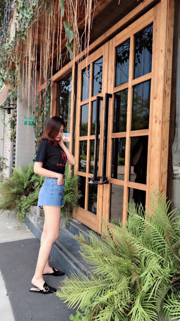 claire-广东省·汕头市·龙湖区--寄拍牛仔短裤，根据店家要求出图，当天or隔天出图。
