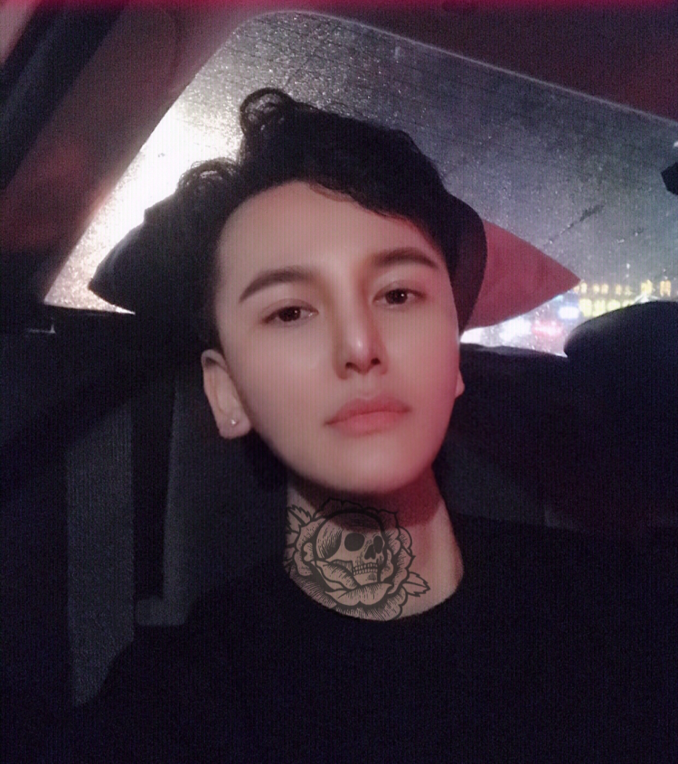 Angst-广东省·广州市·海珠区--喜欢拍照，喜欢穿搭，偶尔帮朋友穿版网拍