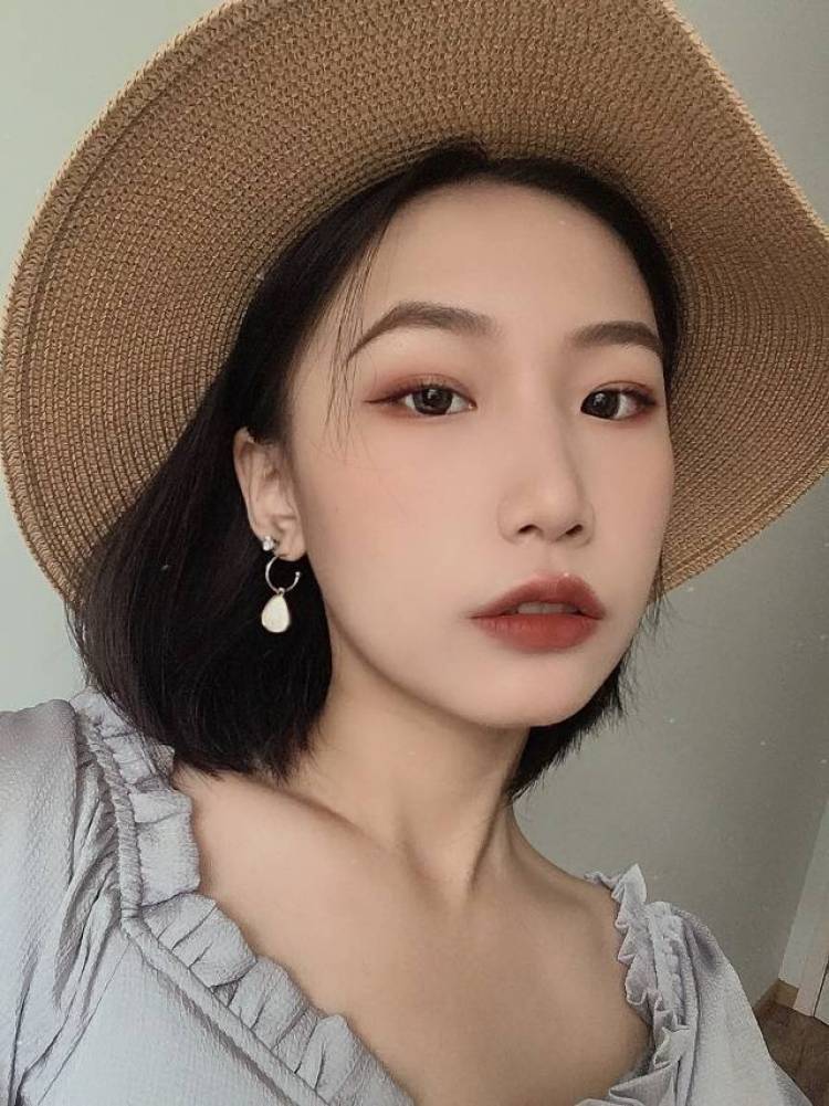 禾吋木子-山东省·日照市·东港区--长期接买家秀寄拍、详情页、主图、主图视频，微博、***推广，抖音视频拍摄等

? 卖家秀? 
各种耳环自拍