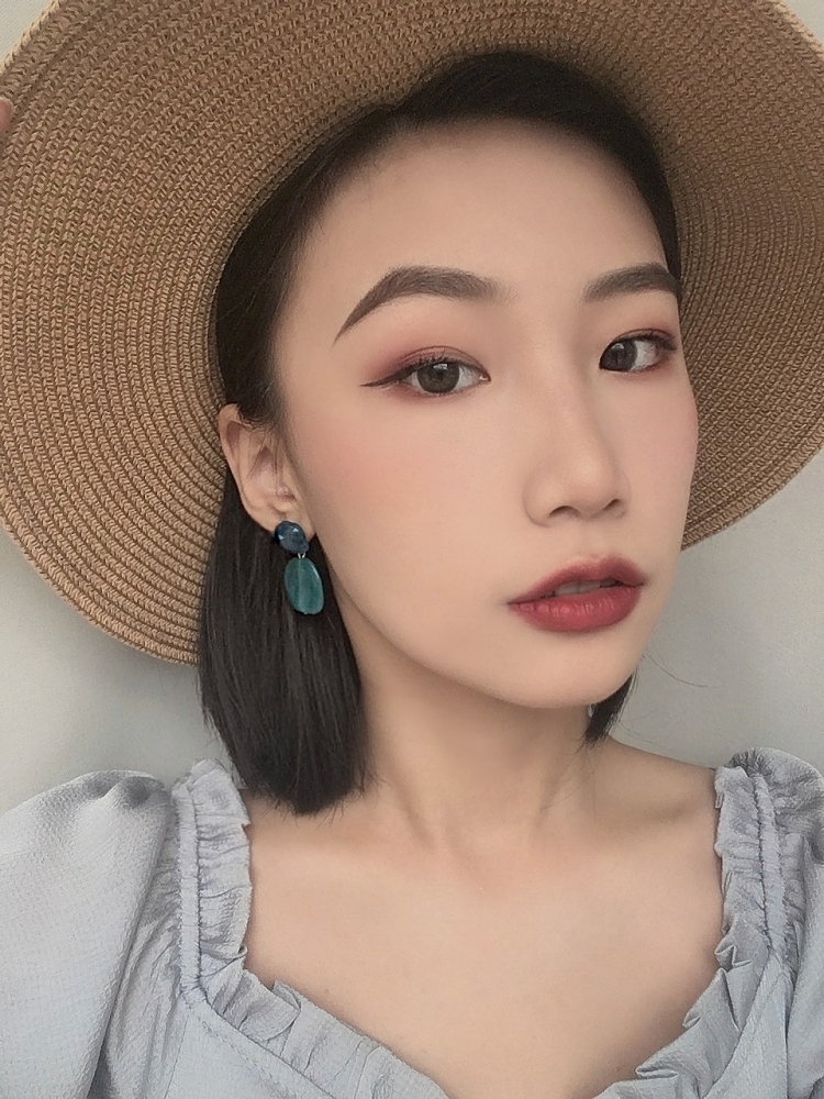 禾吋木子-山东省·日照市·东港区--长期接买家秀寄拍、详情页、主图、主图视频,微博、***推广,抖音视频拍摄等
? 卖家秀?
各种耳环自拍