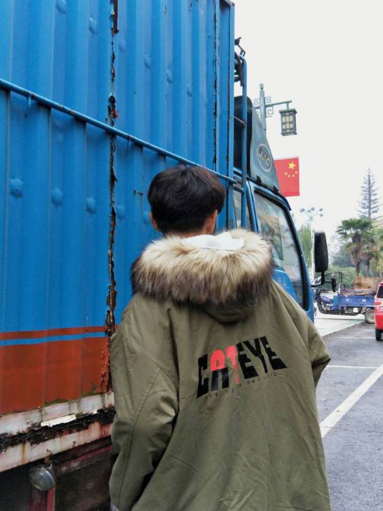 诸显鹏-江西省·上饶市·铅山县--街拍
接推广快手抖音
接寄拍mjx之类