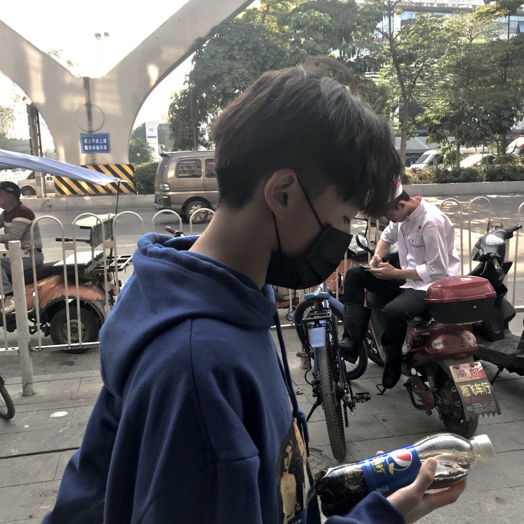 阿 煜-广东省·广州市·天河区-快手-没特长就喜欢拍照